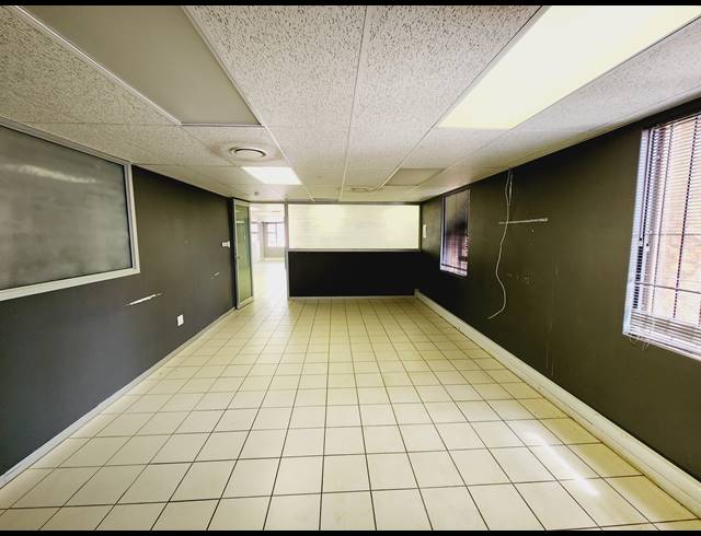 395M² OFFICE TO LET IN NORTH RIDING